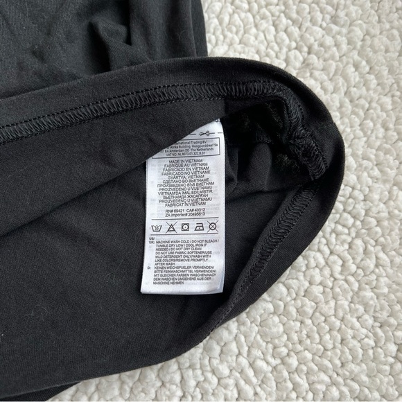 Reebok Women’s Muscle Tee - Picture 5 of 8